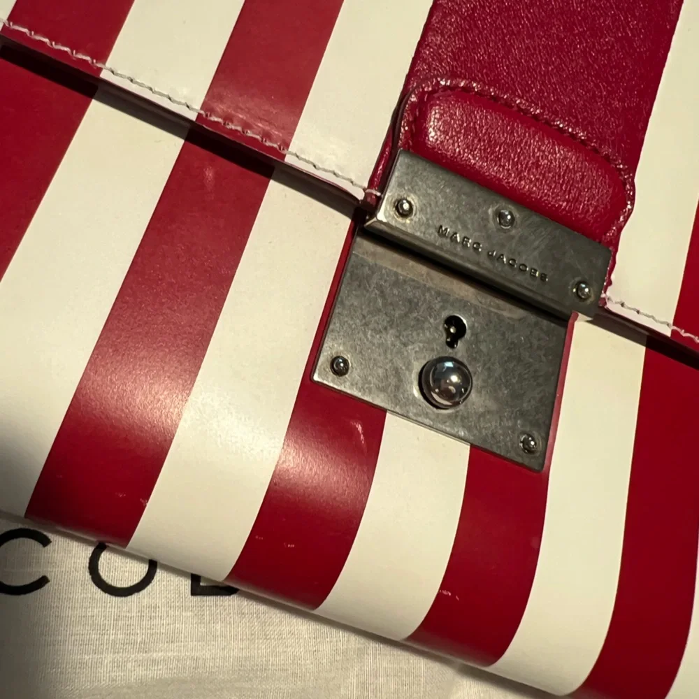 Marc Jacobs clutch - Picture 7 of 11